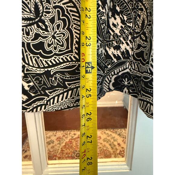 Chicos Zenergy black and white paisley print travel jacket. Size 2 - Picture 6 of 10